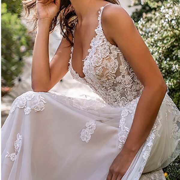 Slim And Deep V Suspender Light Wedding Dress - Image 4
