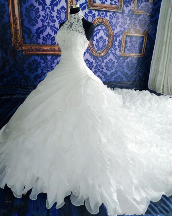 High-end Wedding Dress With Big Tail - Image 2