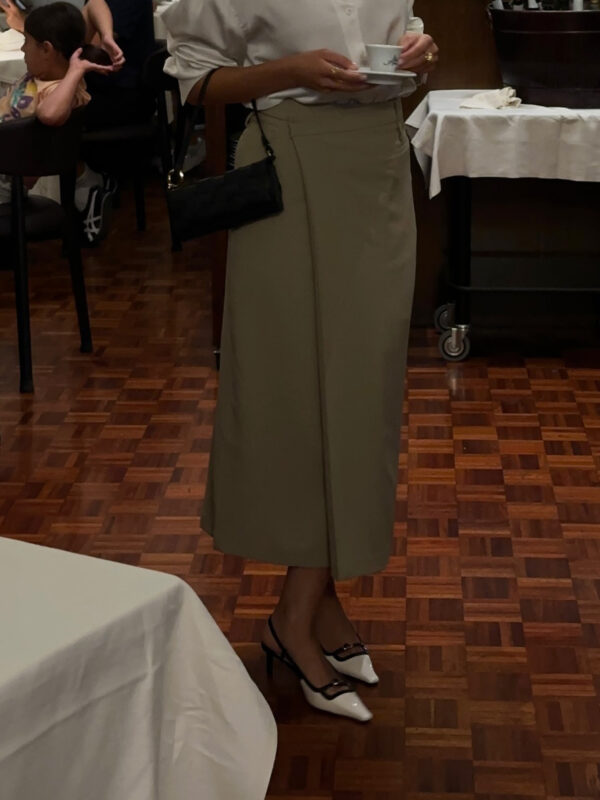 Commuting Solid Irregular Skirt - Image 2