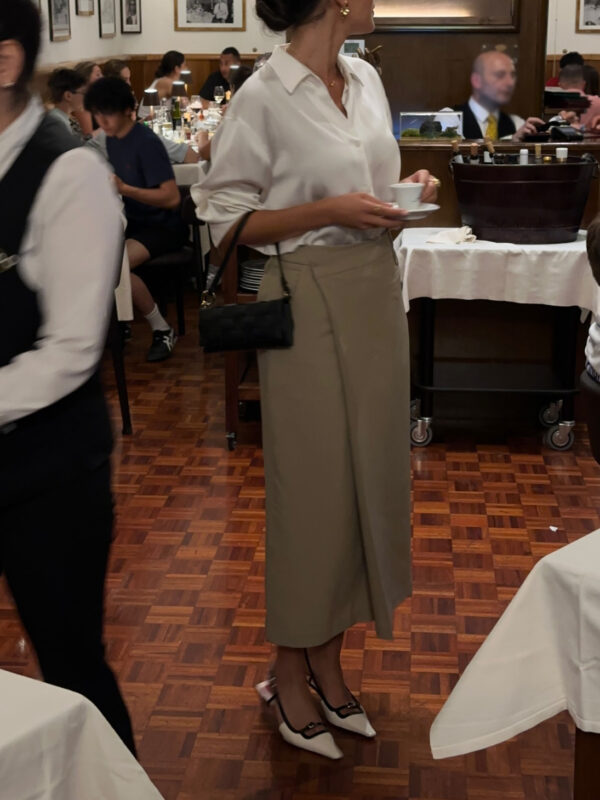 Commuting Solid Irregular Skirt - Image 5