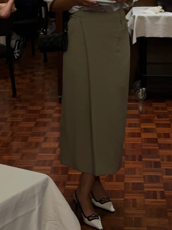 Commuting Solid Irregular Skirt