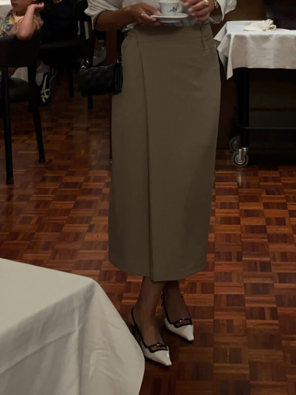 Commuting Solid Irregular Skirt - Image 3